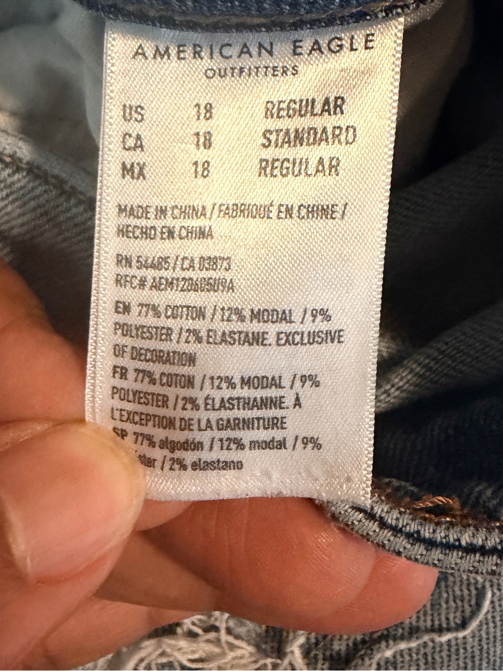 American Eagle Women's Light Blue Distressed Mom Jeans Size 18R - Picture 5 of 10